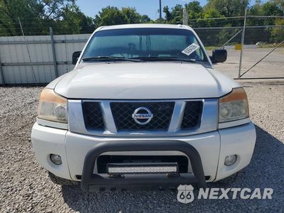 Piąte zdjęcie samochodu w środku: 2013 NISSAN TITAN SV VIN:1N6AA0EC8DN302100 - miniatura