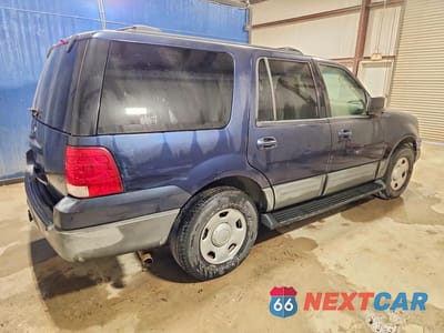 Trzecie zdjęcie samochodu z tyłu: 2003 FORD EXPEDITION XLT VIN:1FMRU15W23LA31506 - miniatura