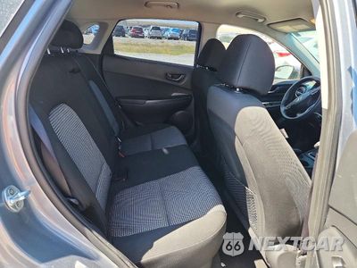 Zdjęcie 10 z 12 samochodu: 2018 HYUNDAI KONA SE VIN:KM8K1CAA4JU182693 - miniatura