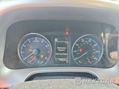 Zdjęcie 9 z 13 samochodu: 2017 TOYOTA RAV4 LE VIN:JTMBFREV6HJ120360 - miniatura