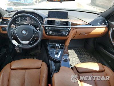 Zdjęcie 8 z 12 samochodu: 2017 BMW 330 XI VIN:WBA8D9C36HA005921 - miniatura