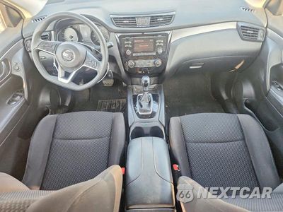 Zdjęcie 8 z 12 samochodu: 2017 NISSAN ROGUE SPORT SL VIN:JN1BJ1CR0HW140342 - miniatura