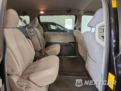 Zdjęcie 11 z 13 samochodu: 2013 TOYOTA SIENNA LE VIN:5TDKK3DC8DS349953 - miniatura