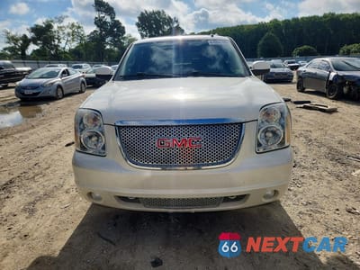 Piąte zdjęcie samochodu w środku: 2014 GMC YUKON DENALI VIN:1GKS2EEF6ER222238 - miniatura