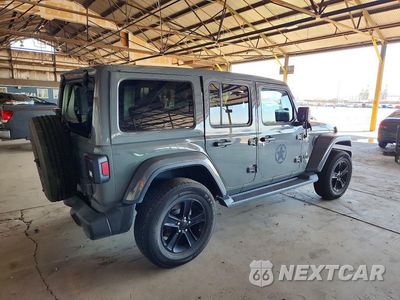 Trzecie zdjęcie samochodu z tyłu: 2020 JEEP WRANGLER UNLIMITED SAHARA VIN:1C4HJXEG5LW205636 - miniatura