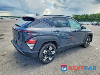 Trzecie zdjęcie samochodu z tyłu: 2025 HYUNDAI KONA SEL VIN:KM8HB3AB2SU307109 - miniatura