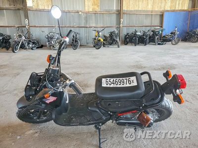 Trzecie zdjęcie samochodu z tyłu: 2015 HONDA NPS50 VIN:JH2AF5813FK305798 - miniatura