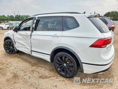 Drugie zdjęcie samochodu z przodu: 2020 VOLKSWAGEN TIGUAN SE VIN:3VV2B7AX2LM168474 - miniatura