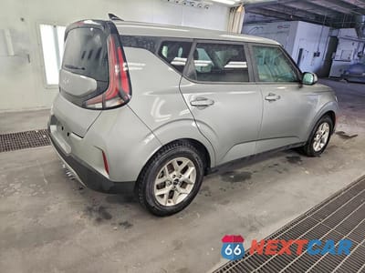 Trzecie zdjęcie samochodu z tyłu: 2023 KIA SOUL LX VIN:KNDJ23AU4P7876749 - miniatura