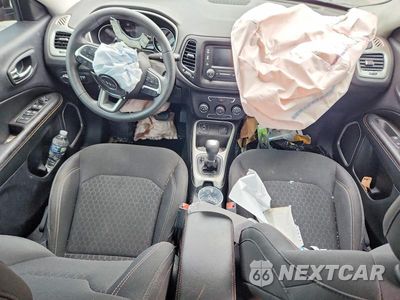 Zdjęcie 8 z 12 samochodu: 2018 JEEP COMPASS SPORT VIN:3C4NJCAB4JT271748 - miniatura