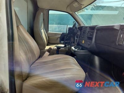 Zdjęcie 10 z 12 samochodu: 2008 CHEVROLET EXPRESS G3500 VIN:1GBJG31K381106082 - miniatura