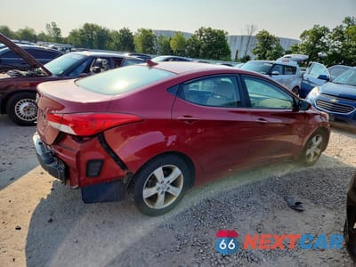 Trzecie zdjęcie samochodu z tyłu: 2013 HYUNDAI ELANTRA GLS VIN:KMHDH4AE4DU659303 - miniatura