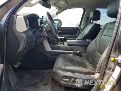 Zdjęcie 7 z 12 samochodu: 2024 TOYOTA TUNDRA LIMITED VIN:5TFWA5DB6RX183859 - miniatura