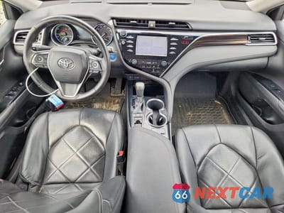Zdjęcie 8 z 12 samochodu: 2018 TOYOTA CAMRY HYBRID XLE VIN:4T1B21HK4JU502224 - miniatura