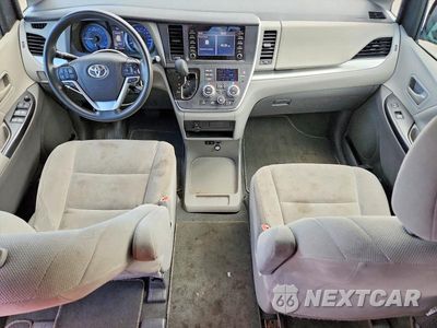 Zdjęcie 8 z 13 samochodu: 2020 TOYOTA SIENNA L VIN:5TDZZ3DC2LS054789 - miniatura