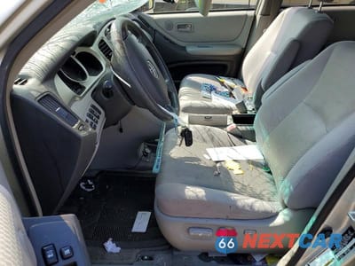 Zdjęcie 7 z 13 samochodu: 2005 TOYOTA HIGHLANDER BASE VIN:JTEEP21A450082161 - miniatura