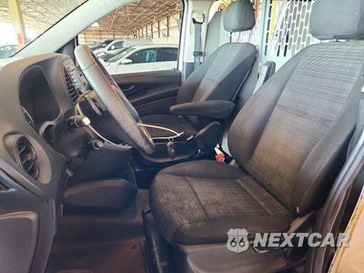 Zdjęcie 7 z 13 samochodu: 2016 MERCEDES-BENZ METRIS VIN:WD3PG2EA5G3120905 - miniatura