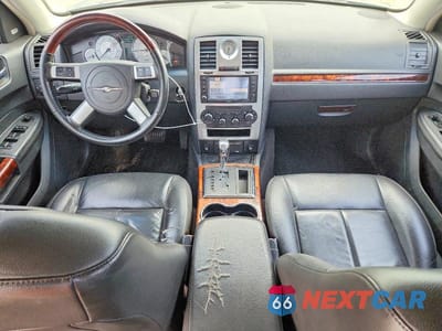 Zdjęcie 8 z 12 samochodu: 2008 CHRYSLER 300 LIMITED VIN:2C3KA33G38H119852 - miniatura