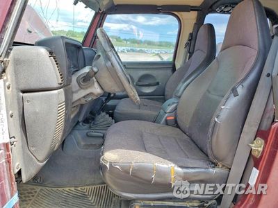 Zdjęcie 7 z 13 samochodu: 2001 JEEP WRANGLER / TJ SPORT VIN:1J4FA49S71P303301 - miniatura