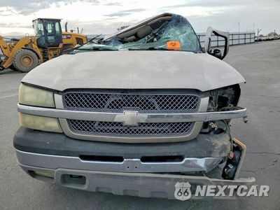 Piąte zdjęcie samochodu w środku: 2003 CHEVROLET SILVERADO K1500 VIN:1GCEK19T23E157197 - miniatura