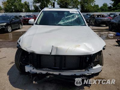 Piąte zdjęcie samochodu w środku: 2025 VOLVO XC90 PLUS VIN:YV4H60PB7S1381011 - miniatura