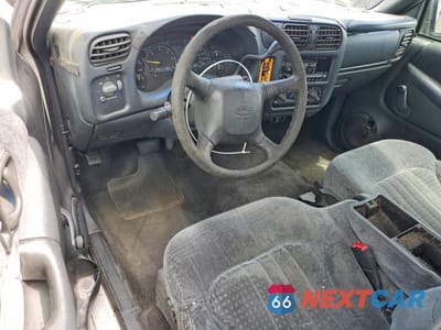 Zdjęcie 8 z 12 samochodu: 2001 CHEVROLET S TRUCK S10 VIN:1GCCS19W718163218 - miniatura