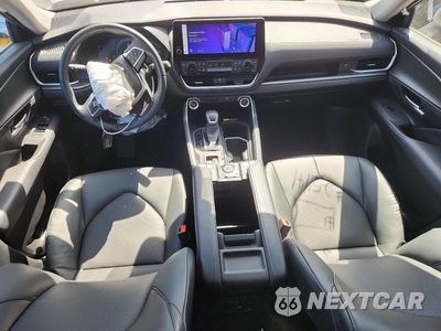 Zdjęcie 8 z 13 samochodu: 2025 TOYOTA GRAND HIGHLANDER XLE VIN:5TDAAAB54SS090267 - miniatura