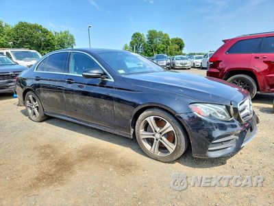 Czwarte zdjęcie samochodu z boku: 2017 MERCEDES-BENZ E 300 4MATIC VIN:WDDZF4KB1HA085924 - miniatura