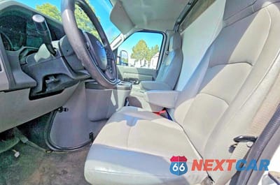 Piąte zdjęcie samochodu w środku: 2023 FORD ECONOLINE E350 SUPER DUTY CUTAWAY VAN VIN:1FDWE3FK9PDD08532 - miniatura