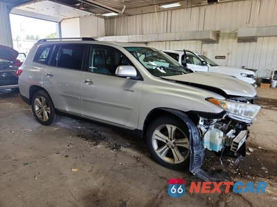 Czwarte zdjęcie samochodu z boku: 2011 TOYOTA HIGHLANDER LIMITED VIN:5TDDK3EH5BS091164 - miniatura
