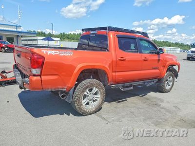 Trzecie zdjęcie samochodu z tyłu: 2017 TOYOTA TACOMA TRD SPORT VIN:3TMCZ5AN4HM115915 - miniatura