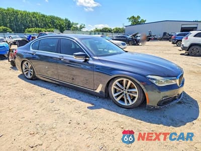 Czwarte zdjęcie samochodu z boku: 2016 BMW 750 XI VIN:WBA7F2C53GG415876 - miniatura