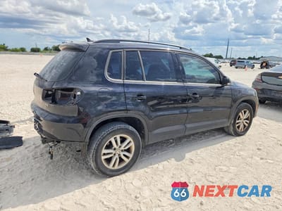 Trzecie zdjęcie samochodu z tyłu: 2017 VOLKSWAGEN TIGUAN S VIN:WVGAV7AXXHK013795 - miniatura