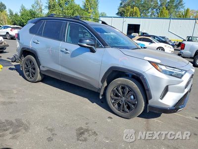 Czwarte zdjęcie samochodu z boku: 2024 TOYOTA RAV4 XSE VIN:4T3E6RFV5RU154143 - miniatura