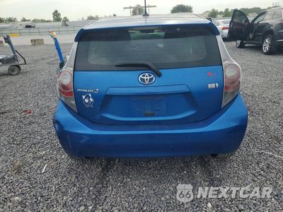 Zdjęcie 6 z 13 samochodu: 2013 TOYOTA PRIUS C THREE VIN:JTDKDTB31D1553195 - miniatura