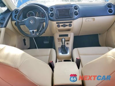 Zdjęcie 8 z 12 samochodu: 2017 VOLKSWAGEN TIGUAN S VIN:WVGAV7AX0HK019699 - miniatura