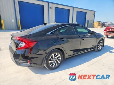 Trzecie zdjęcie samochodu z tyłu: 2018 HONDA CIVIC EX VIN:2HGFC2F73JH602195 - miniatura