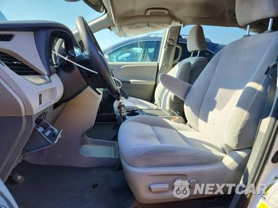 Zdjęcie 7 z 13 samochodu: 2020 TOYOTA SIENNA LE VIN:5TDKZ3DC3LS064605 - miniatura