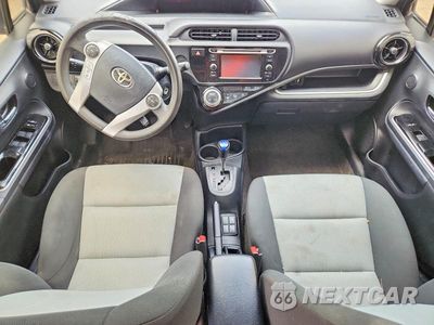 Zdjęcie 8 z 13 samochodu: 2016 TOYOTA PRIUS C TWO VIN:JTDKDTB39G1119823 - miniatura