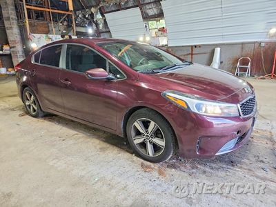 Czwarte zdjęcie samochodu z boku: 2018 KIA FORTE LX VIN:3KPFL4A77JE243401 - miniatura