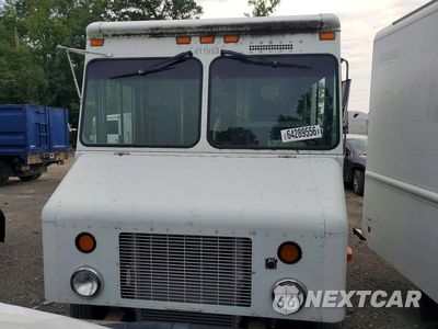 Piąte zdjęcie samochodu w środku: 2004 FREIGHTLINER MT45 CHASSIS DELIVERY TRUCK VIN:4UZAANCP64CL85264 - miniatura
