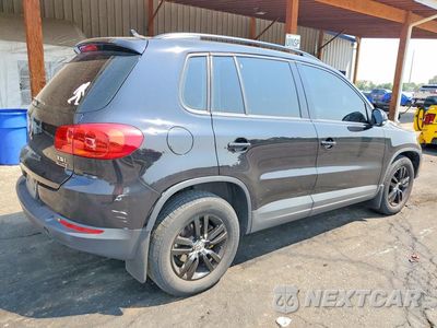 Trzecie zdjęcie samochodu z tyłu: 2017 VOLKSWAGEN TIGUAN S VIN:WVGBV7AX5HK020920 - miniatura