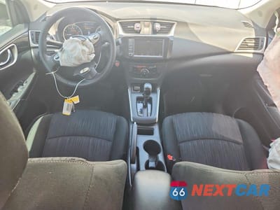 Zdjęcie 8 z 12 samochodu: 2019 NISSAN SENTRA SV VIN:3N1AB7AP0KY299178 - miniatura