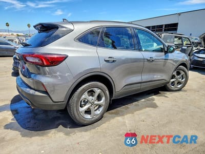 Trzecie zdjęcie samochodu z tyłu: 2026 FORD ESCAPE ST LINE VIN:1FMCU9MN8TUA31131 - miniatura