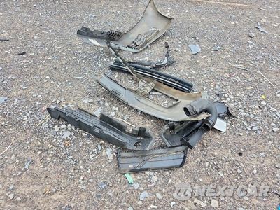 Zdjęcie 12 z 13 samochodu: 2016 VOLKSWAGEN PASSAT SE VIN:1VWBT7A39GC031030 - miniatura
