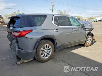 Trzecie zdjęcie samochodu z tyłu: 2019 CHEVROLET TRAVERSE LS VIN:1GNERFKW0KJ315269 - miniatura