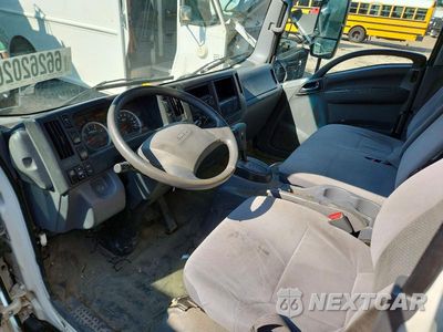 Zdjęcie 8 z 13 samochodu: 2020 ISUZU NPR XD VIN:JALC4W163L7K00050 - miniatura