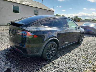 Trzecie zdjęcie samochodu z tyłu: 2016 TESLA MODEL X VIN:5YJXCBE20GF003553 - miniatura
