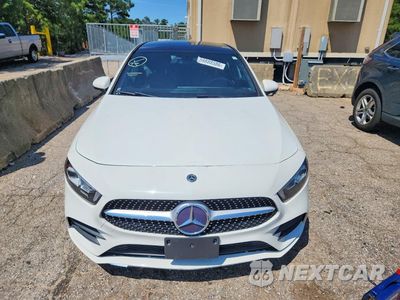 Piąte zdjęcie samochodu w środku: 2019 MERCEDES-BENZ A 220 VIN:WDD3G4EB3KW005645 - miniatura