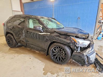 Czwarte zdjęcie samochodu z boku: 2025 TOYOTA RAV4 XLE PREMIUM VIN:2T3A1RFV6SC525976 - miniatura